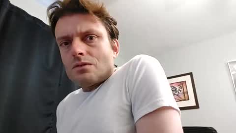 Snapshot of undress_me_ chatting on 01/24/25, 05:00 undress me online show from 01/24/25, 05:00