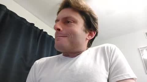 Snapshot of undress_me_ chatting on 02/01/25, 01:09 undress me online show from 02/01/25, 01:09