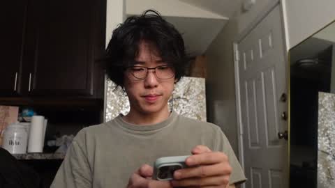 Snapshot of unhingedwang chatting on 01/26/25, 02:24 wang online show from 01/26/25, 02:24