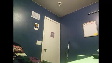 Uniqueebbyy online show from 01/04/25, 08:39