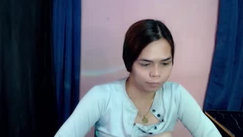 Snapshot of unknown_trans18 chatting on 11/14/25, 12:53 unknown_trans18 online show from 11/14/25, 12:53