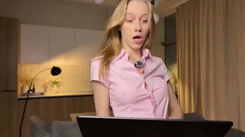 Snapshot of unnabella chatting on 06/20/26, 07:16 UnnaBella online show from 06/20/26, 07:16