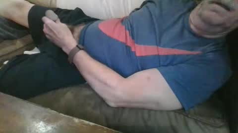 Snapshot of up4it52 chatting on 12/18/24, 10:24 up4it52 online show from 12/18/24, 10:24