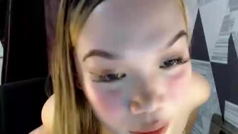 Snapshot of ur_anarosesexdoll chatting on 10/14/25, 06:52 anarose online show from 10/14/25, 06:52