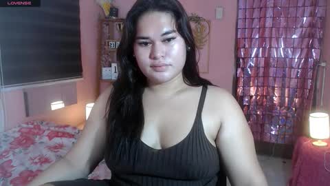 Snapshot of ur_baby_rebbecca chatting on 11/23/25, 08:52 SINGLE online show from 11/23/25, 08:52