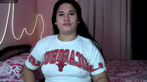 Snapshot of ur_baby_rebbecca chatting on 03/01/26, 01:02 SINGLE online show from 03/01/26, 01:02