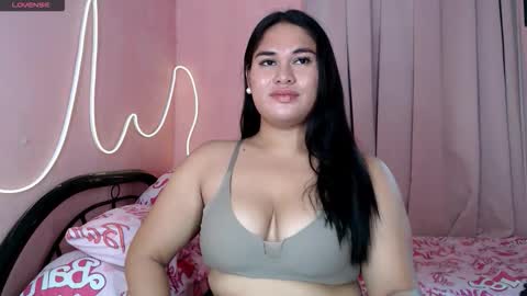 Snapshot of ur_baby_rebbecca chatting on 03/08/26, 01:14 SINGLE online show from 03/08/26, 01:14