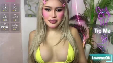 Snapshot of ur_bombshellpatty chatting on 05/04/26, 06:04 ur_bombshellpatty online show from 05/04/26, 06:04