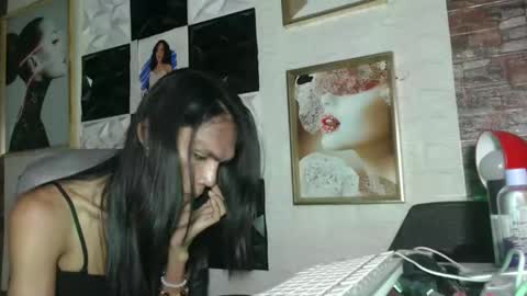 Snapshot of ur_chrizzy_fav chatting on 10/20/25, 05:57 chrizzy online show from 10/20/25, 05:57