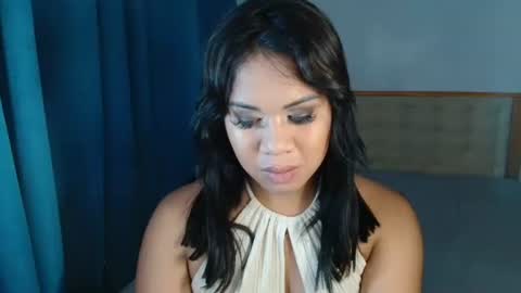 Snapshot of ur_cutiesthotasianxx chatting on 10/04/25, 03:48 Vee online show from 10/04/25, 03:48