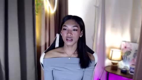 ur_dazzlingmorenaxx online show from 10/13/25, 12:32