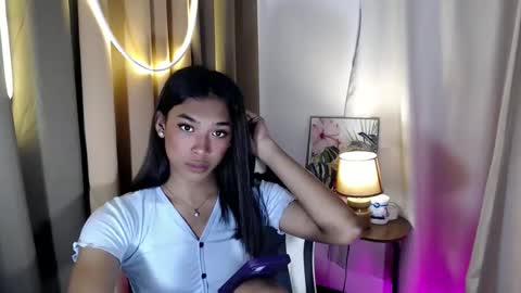 Snapshot of ur_dazzlingmorenaxx chatting on 11/14/25, 02:27 ur_dazzlingmorenaxx online show from 11/14/25, 02:27