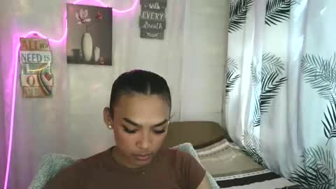ur_dazzlingmorenaxx online show from 05/22/26, 02:08
