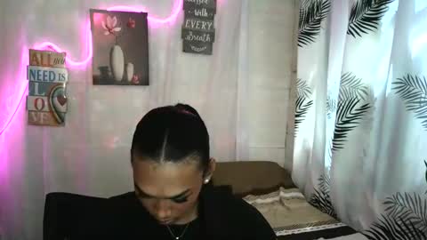 ur_dazzlingmorenaxx online show from 06/11/26, 02:11