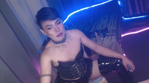 MISS ANNA online show from 12/22/25, 02:25