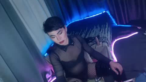 MISS ANNA online show from 12/23/25, 03:04