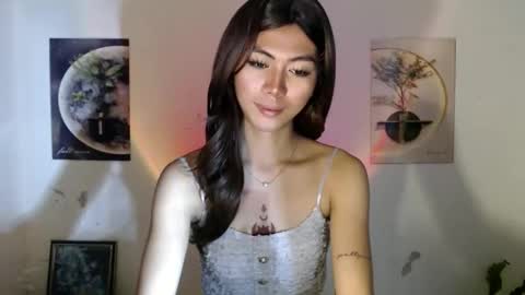 Snapshot of ur_extra_petite chatting on 05/21/26, 04:47 online show from 05/21/26, 04:47