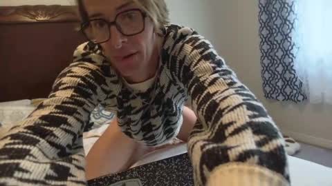 Snapshot of ur_goddess_daylee chatting on 11/16/25, 10:37 Goddess online show from 11/16/25, 10:37