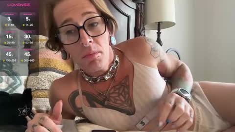 Snapshot of ur_goddess_daylee chatting on 11/19/25, 06:41 Goddess online show from 11/19/25, 06:41