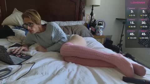 Snapshot of ur_goddess_daylee chatting on 12/05/25, 05:42 Goddess online show from 12/05/25, 05:42