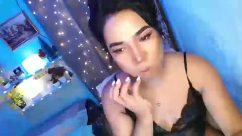 Snapshot of ur_hot_tommiexx chatting on 12/17/25, 03:23 jennie online show from 12/17/25, 03:23