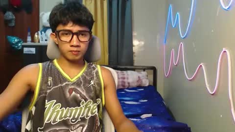 Snapshot of ur_hottestjonny chatting on 06/08/26, 01:00 jonny online show from 06/08/26, 01:00