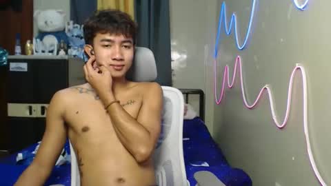 Snapshot of ur_hottestjonny chatting on 06/10/26, 11:03 jonny online show from 06/10/26, 11:03