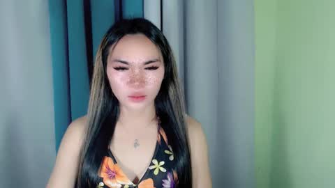 QUEENSY online show from 01/23/25, 05:10