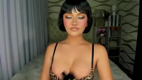 Snapshot of ur_lady_georgina chatting on 10/15/25, 12:55 georgina online show from 10/15/25, 12:55