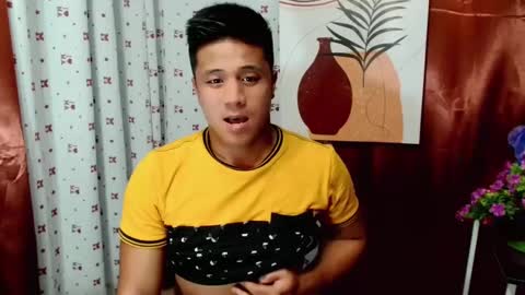 Snapshot of ur_pinoydave chatting on 12/21/24, 02:15 Dave online show from 12/21/24, 02:15