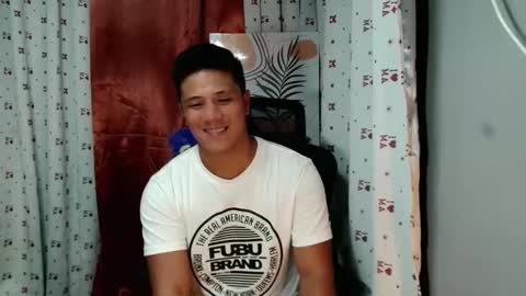 Snapshot of ur_pinoydave chatting on 02/08/25, 06:12 Dave online show from 02/08/25, 06:12