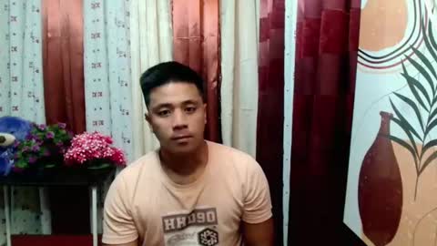 Snapshot of ur_pinoydave chatting on 03/04/25, 12:18 Dave online show from 03/04/25, 12:18