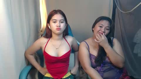 Snapshot of ur_prettyangel chatting on 03/10/26, 01:43 ur_prettyangel online show from 03/10/26, 01:43