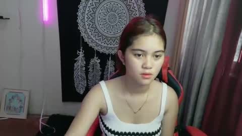 Snapshot of ur_prettyangel chatting on 03/30/26, 06:36 ur_prettyangel online show from 03/30/26, 06:36