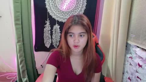 Snapshot of ur_prettyangel chatting on 04/13/26, 12:27 ur_prettyangel online show from 04/13/26, 12:27