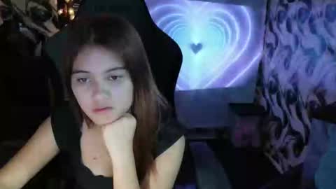 Snapshot of ur_prettyangel chatting on 05/16/26, 02:19 ur_prettyangel online show from 05/16/26, 02:19