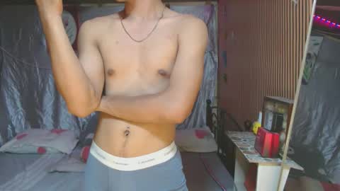 ur_shan21 online show from 11/25/25, 05:24