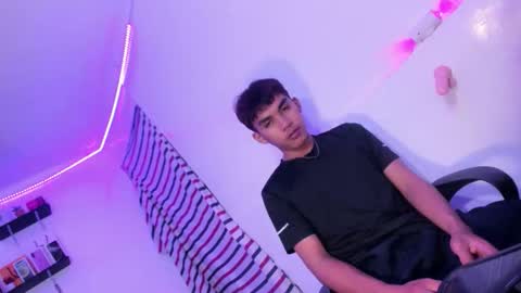 ur_shan21 online show from 05/18/26, 04:18
