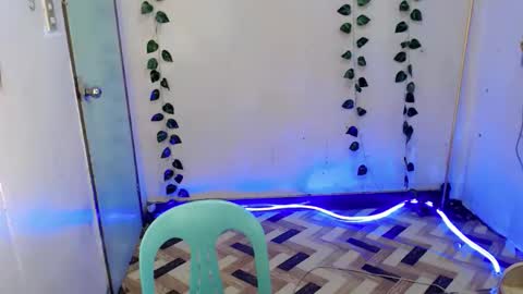 Snapshot of ur_ugly_princess chatting on 12/19/25, 05:36 chesca online show from 12/19/25, 05:36