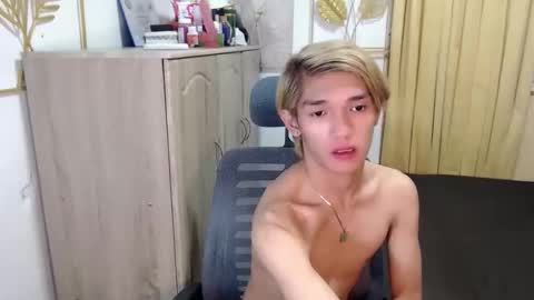urasian_john20 online show from 06/09/26, 03:23