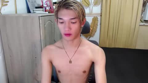 urasian_john20 online show from 06/10/26, 07:07