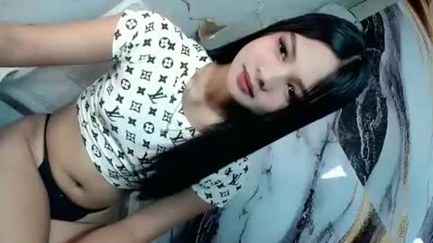 urasian_latinaxxx online show from 06/17/26, 11:05