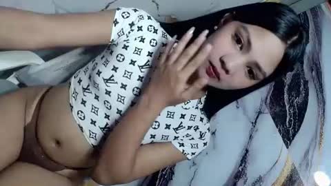urasian_latinaxxx online show from 06/25/26, 12:54