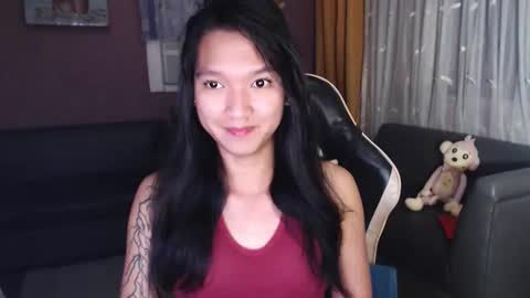 Snapshot of urasian_newra chatting on 12/22/25, 02:52 NEWRA ALLISON online show from 12/22/25, 02:52
