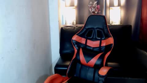 Snapshot of urasian_olivia1 chatting on 12/29/24, 07:06 Olivia online show from 12/29/24, 07:06