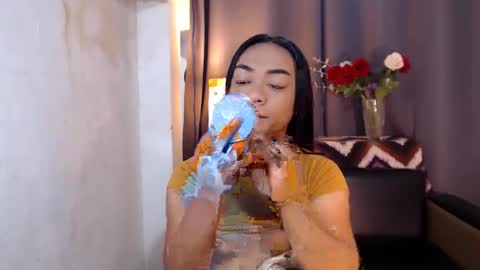 Snapshot of urasian_olivia1 chatting on 02/16/25, 10:43 Olivia online show from 02/16/25, 10:43