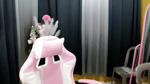 Snapshot of urasiancumgirl_ chatting on 04/16/26, 07:09 urasiancumgirl_ online show from 04/16/26, 07:09