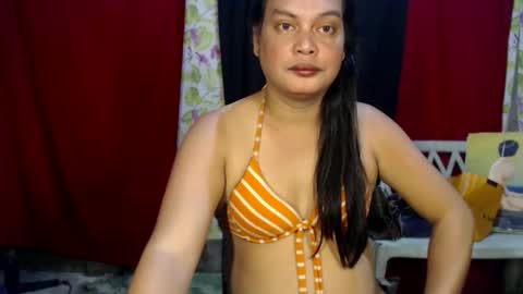 Snapshot of urasiandominaxx chatting on 01/16/26, 06:34 Diane online show from 01/16/26, 06:34