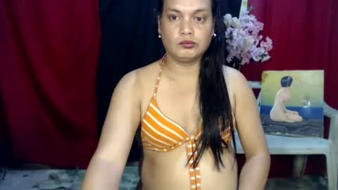 Snapshot of urasiandominaxx chatting on 02/02/26, 01:54 Diane online show from 02/02/26, 01:54