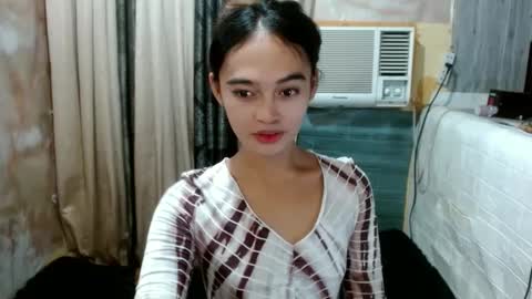 Snapshot of urasianhotrhianxxx chatting on 12/06/24, 04:06 Rina online show from 12/06/24, 04:06